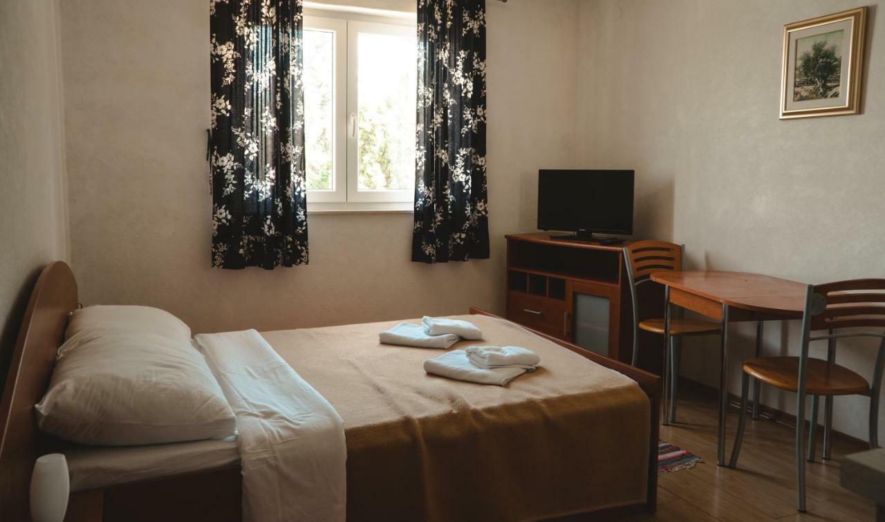 Apartamento Njofra Banj Exterior foto